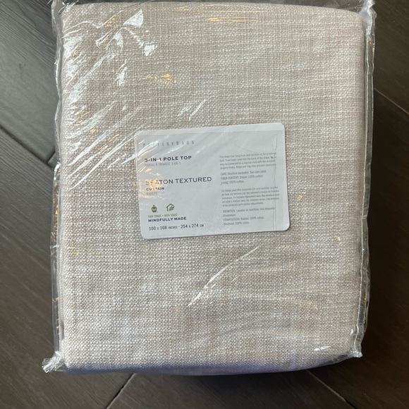 100x108 Pottery Barn Seaton textured cotton curtain - Picture 3 of 4